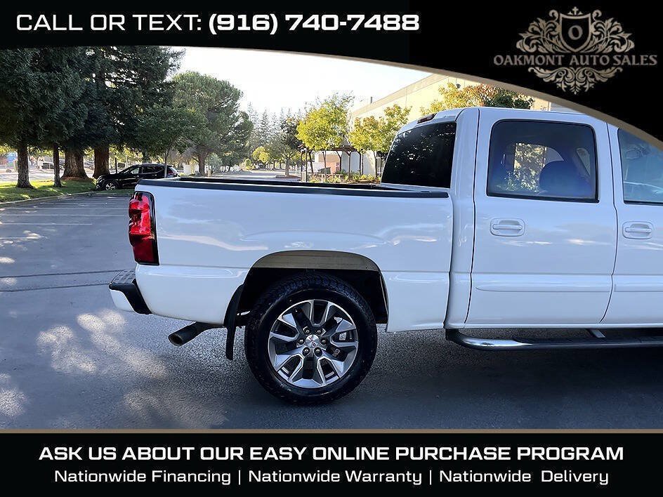 Used 2005 GMC Sierra 1500 Denali w/ Safe And Sound Package AWD/4WD image 12