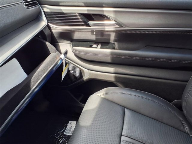 New 2025 Jeep Wagoneer 4WD image 19