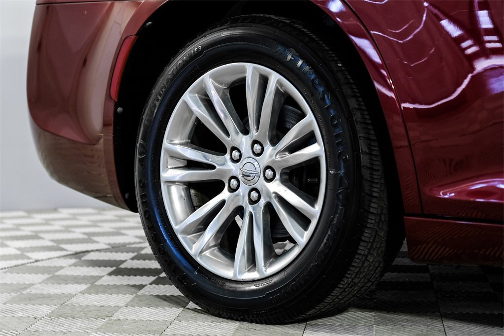 Used 2018 Chrysler 300 Touring L image 57