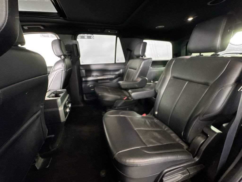 Used 2020 Ford Expedition XLT w/ Equipment Group 202A AWD/4WD image 25