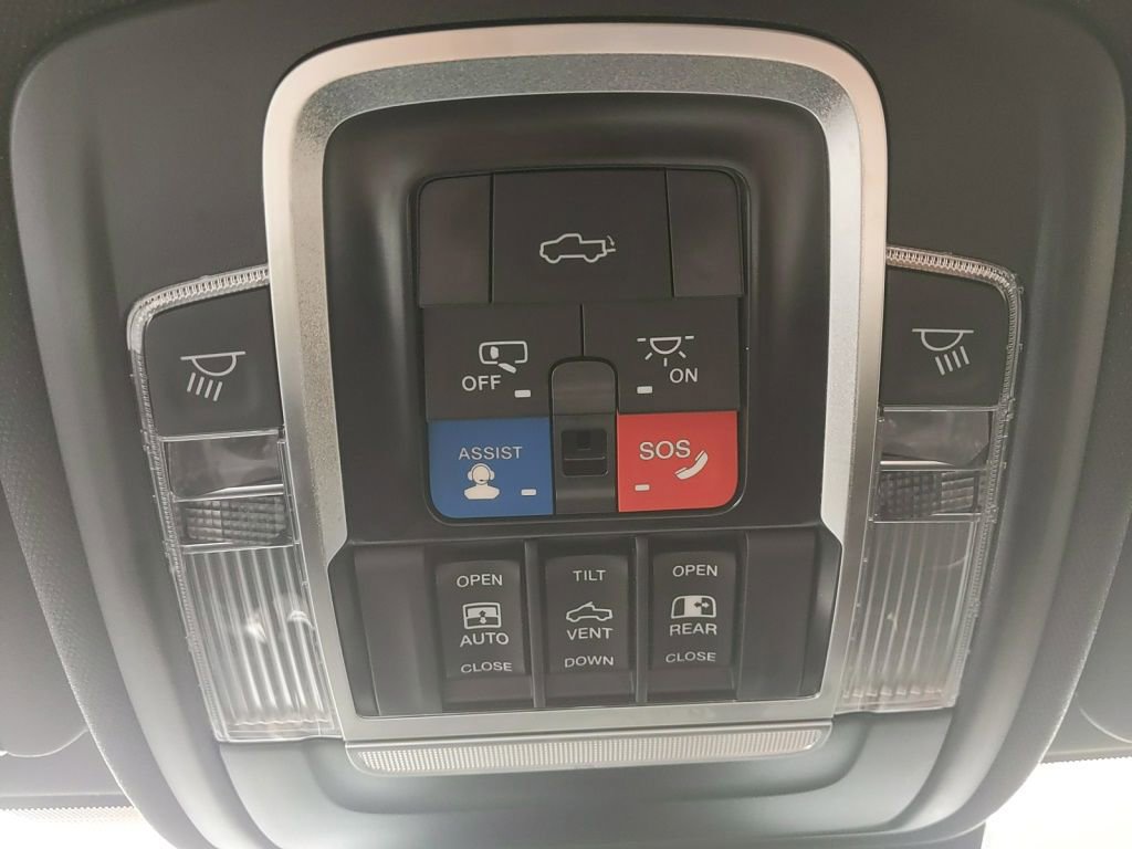 Used 2022 RAM 3500 Limited AWD/4WD image 36