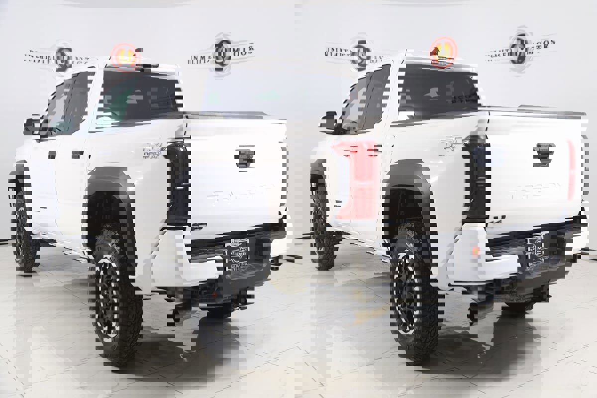 Used 2024 Toyota Tacoma TRD Off-Road image 4