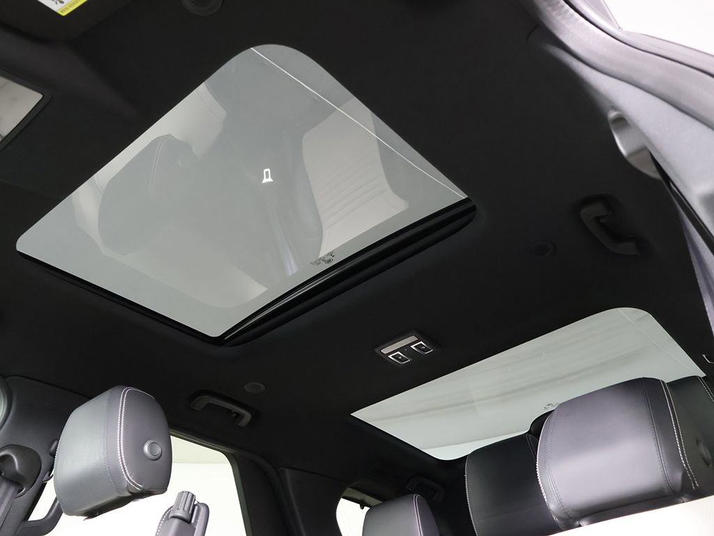 Used 2021 Land Rover Discovery S R-Dynamic image 21