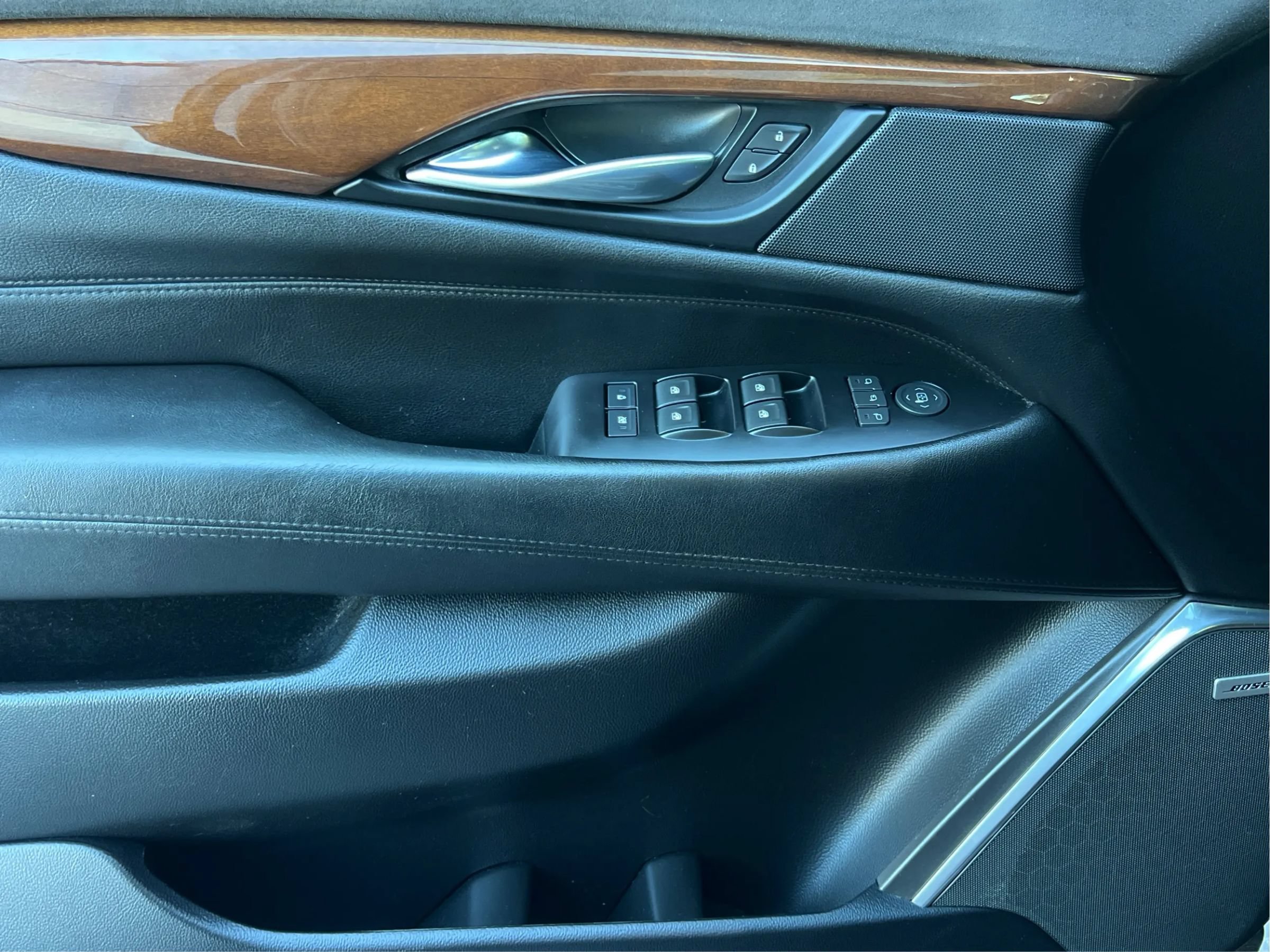 Used 2018 Cadillac Escalade Luxury AWD/4WD image 41