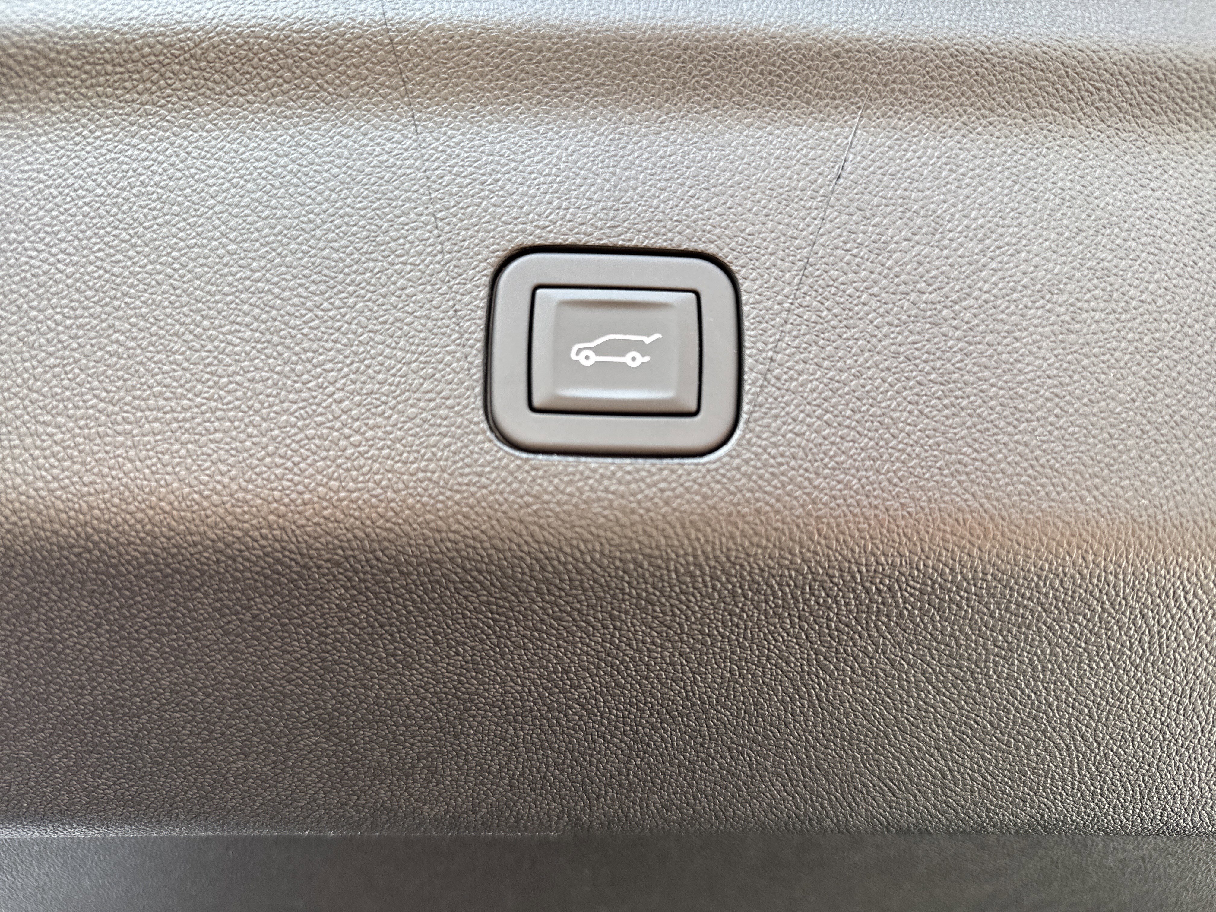 Used 2026 GMC Yukon XL Elevation w/ Elevation Premium Package image 40