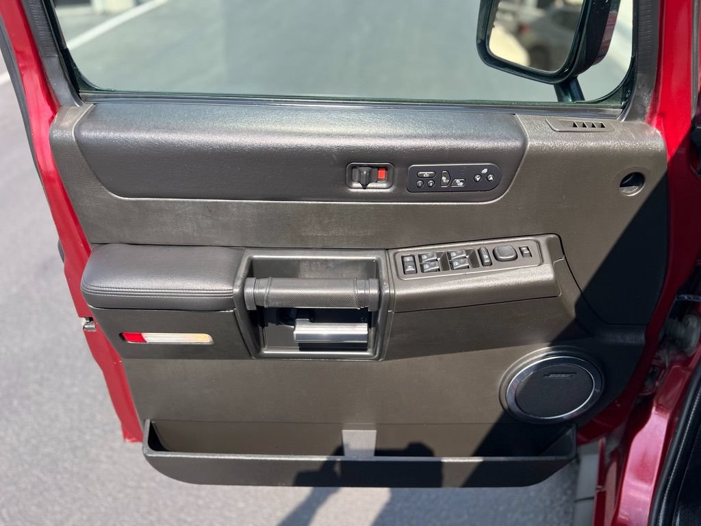 Used 2005 HUMMER H2 w/ Preferred Equipment Group AWD/4WD image 23