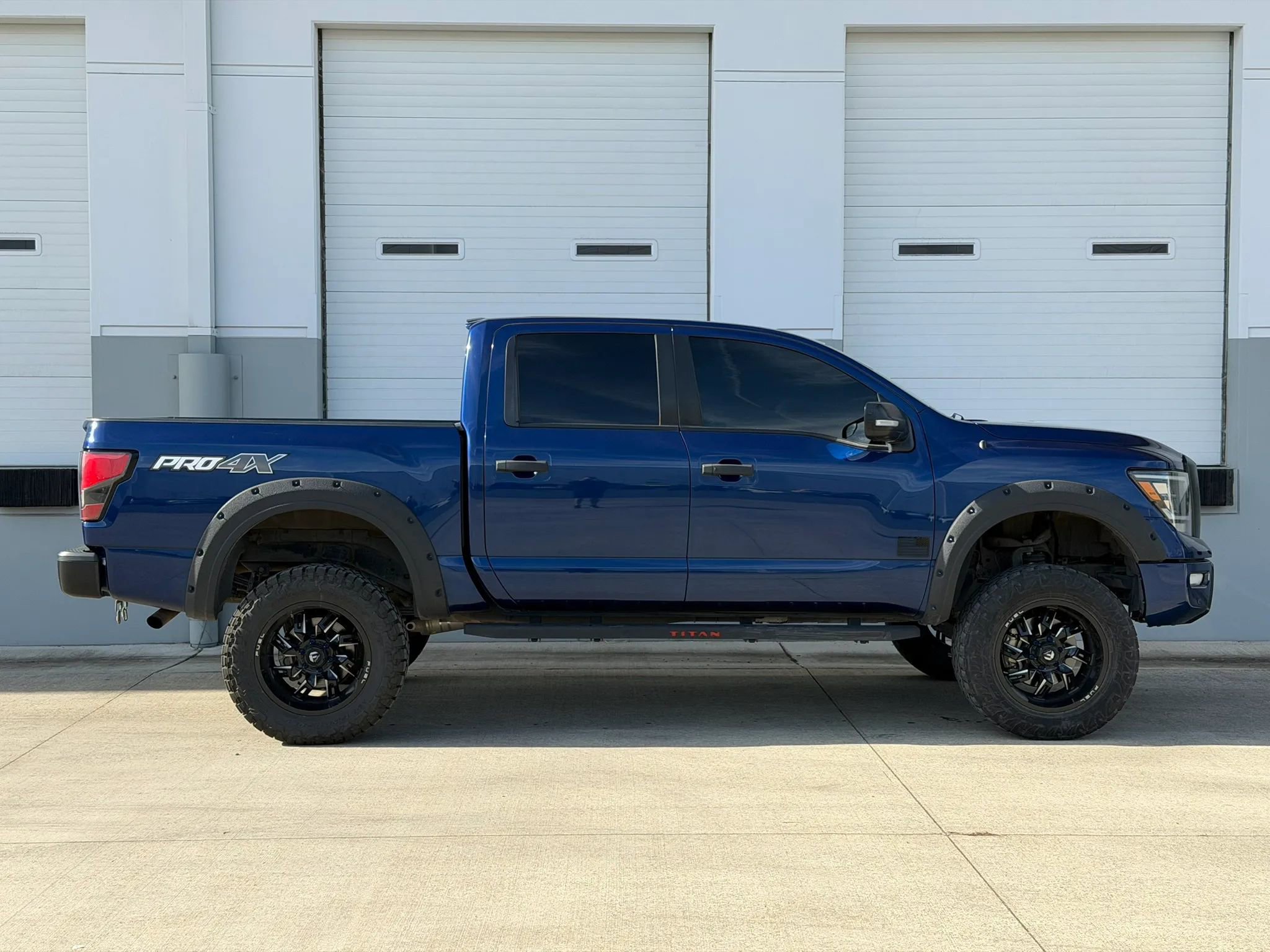 Used 2021 Nissan Titan PRO-4X w/ Pro-4x Convenience Package image 6