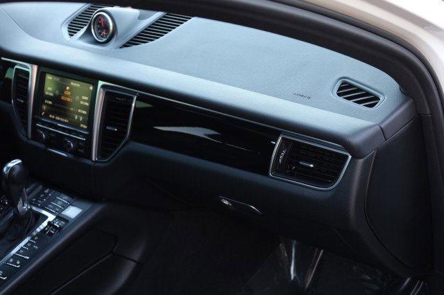 Used 2016 Porsche Macan S image 48