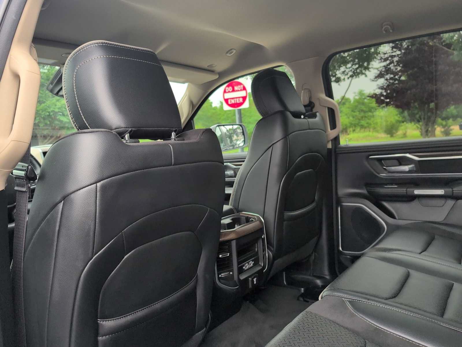 Used 2021 RAM 1500 Laramie AWD/4WD image 18