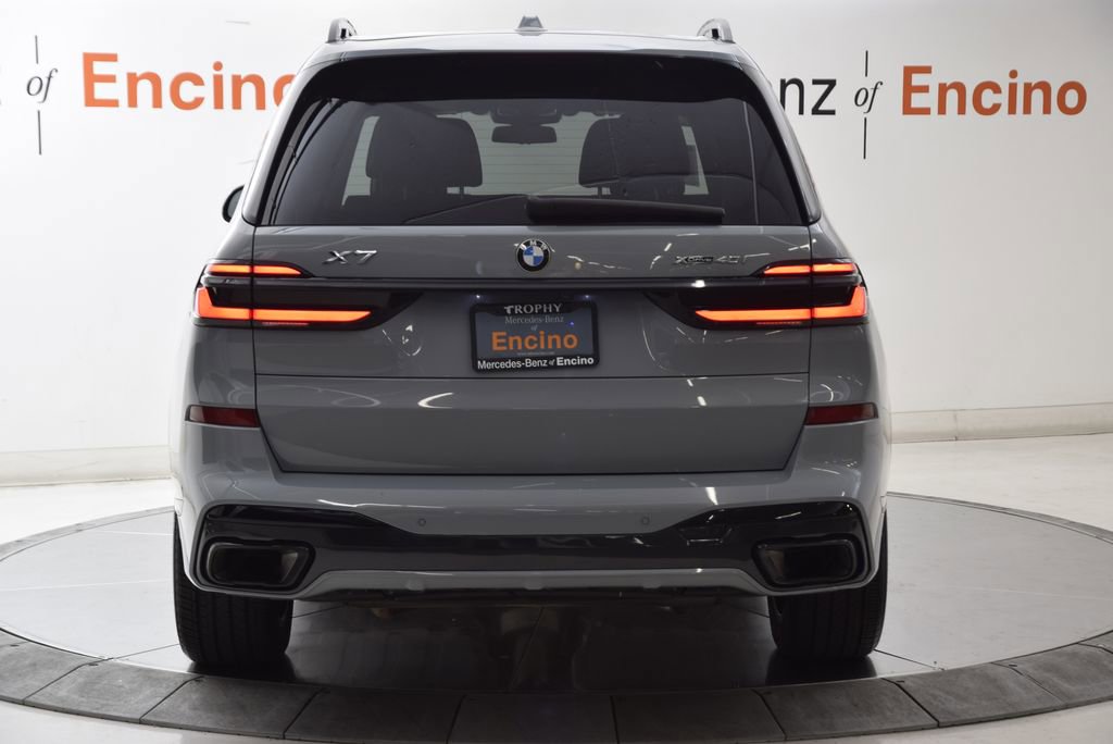 Used 2024 BMW X7 xDrive40i w/ M Sport Package AWD/4WD image 5