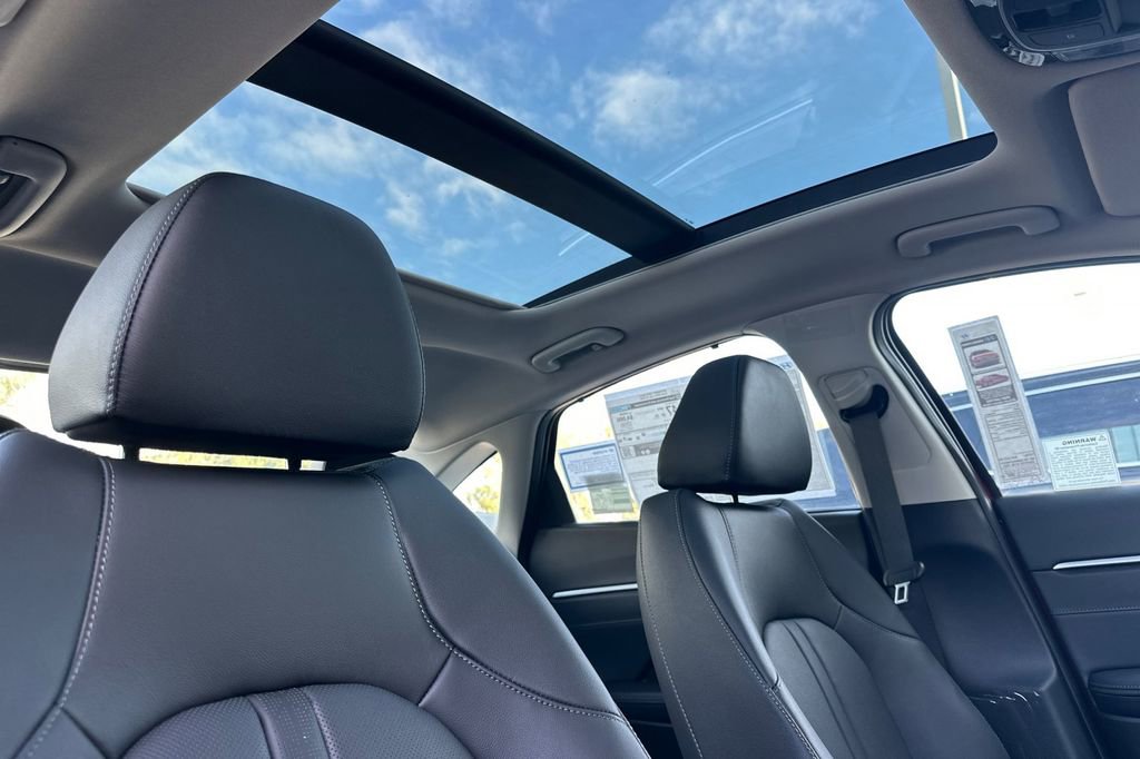 New 2025 Hyundai Sonata Limited image 13