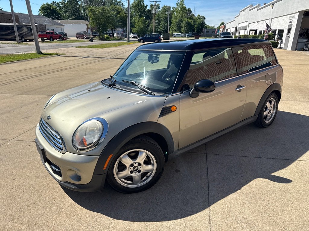 Used 2009 MINI Cooper Clubman Hardtop FWD image 1