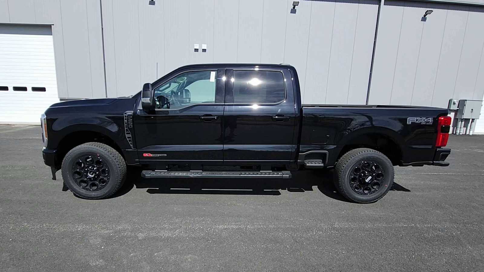 New 2026 Ford F250 Lariat w/ Black Appearance Package image 5