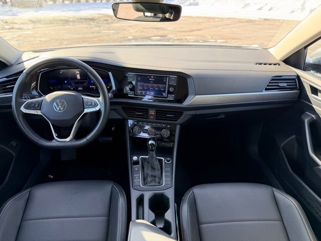 Used 2024 Volkswagen Jetta SE image 20