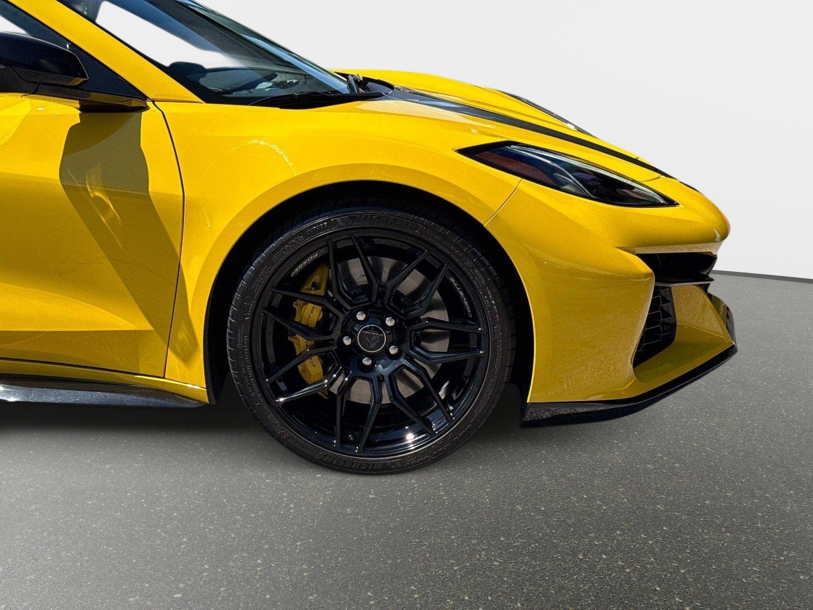 Used 2025 Chevrolet Corvette Z06 RWD image 23
