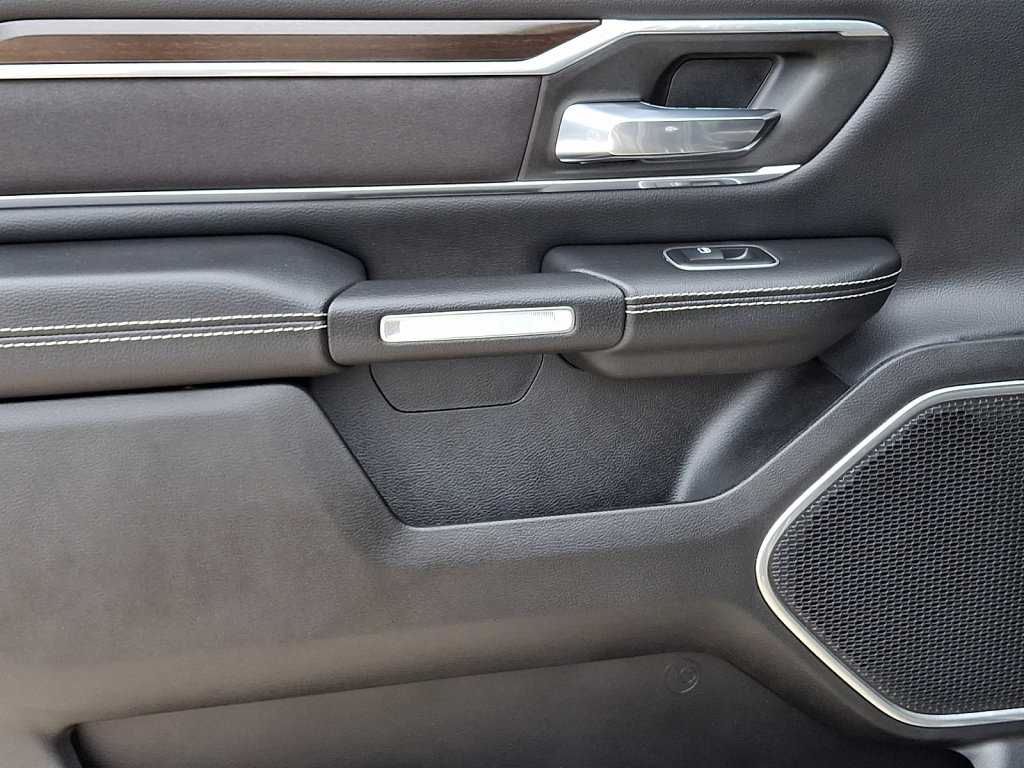 Used 2022 RAM 1500 Laramie AWD/4WD image 19