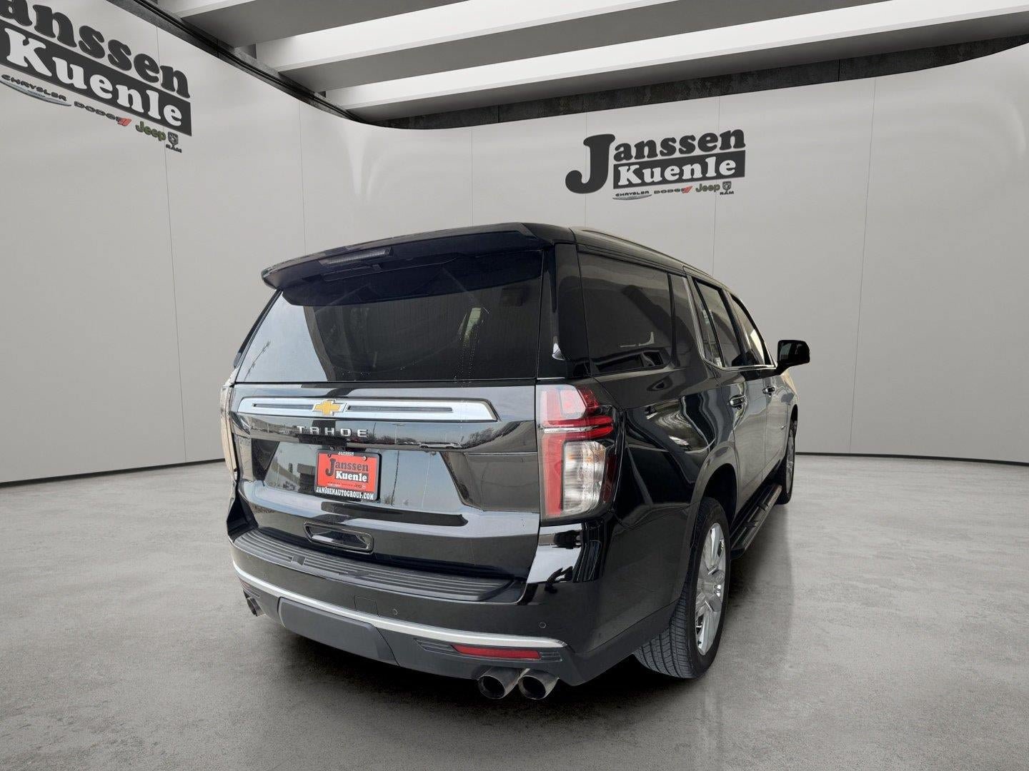 Used 2024 Chevrolet Tahoe High Country AWD/4WD image 3