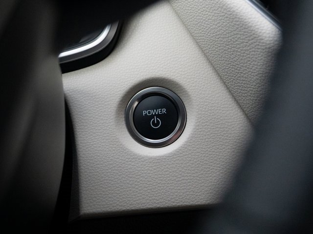 Used 2025 Toyota Corolla XLE image 28