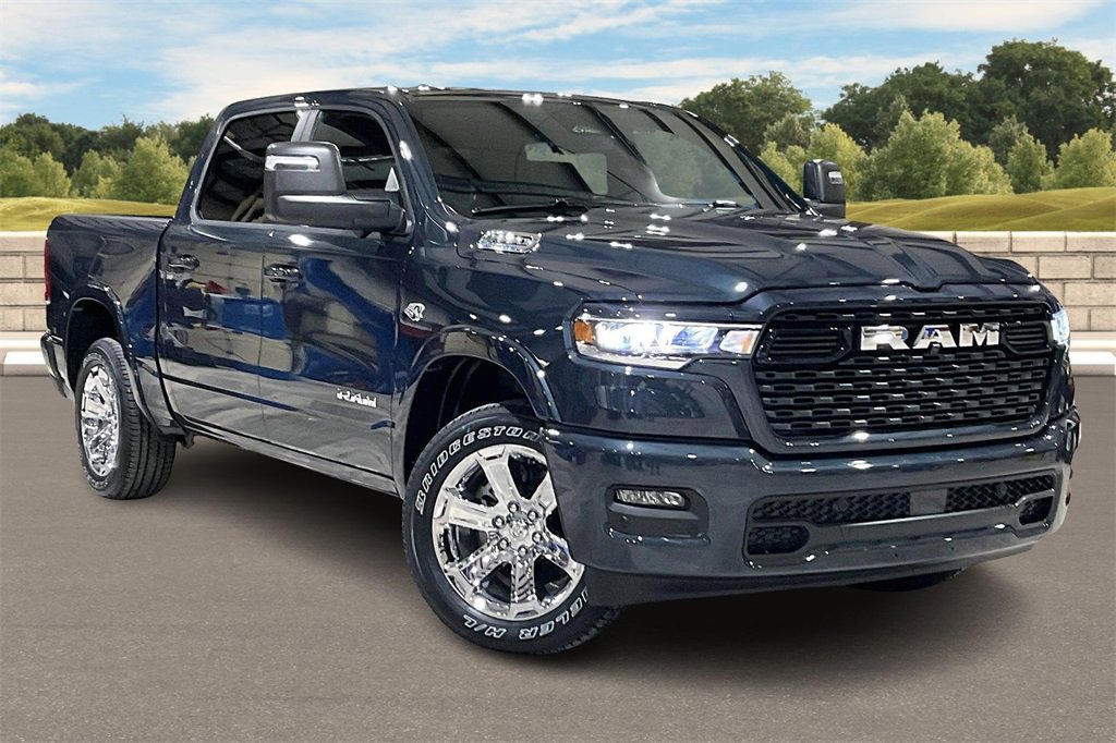 New 2026 RAM 1500 4x4 Crew Cab image 2