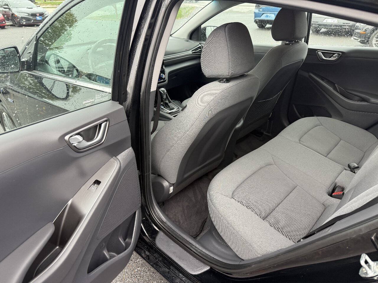 Used 2020 Hyundai Ioniq SEL FWD image 14