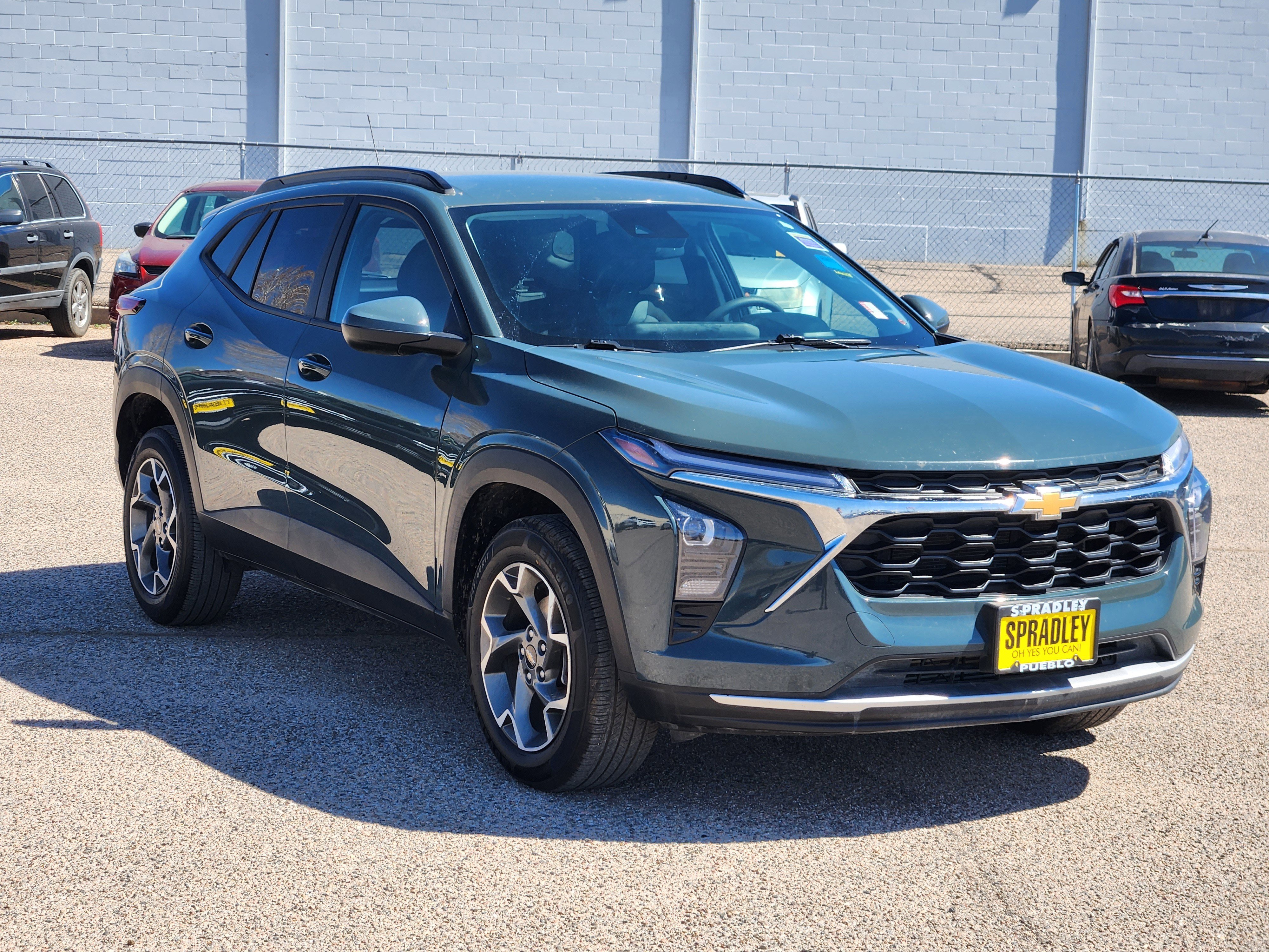 Used 2025 Chevrolet Trax LT FWD image 5