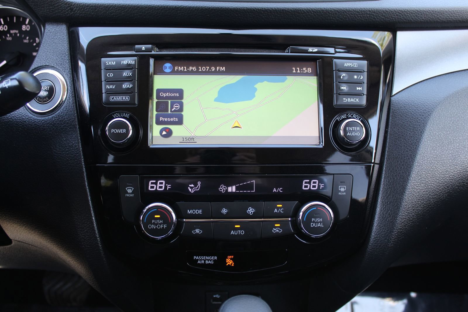 Used 2015 Nissan Rogue SV w/ SV Premium Package image 17