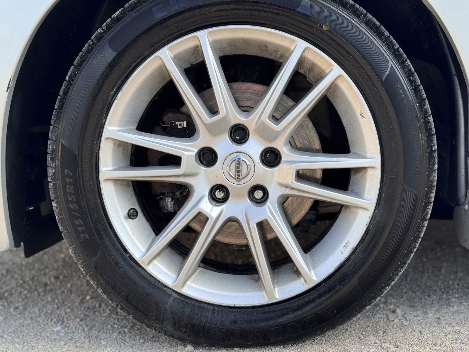 Used 2008 Nissan Altima 3.5 SE FWD image 12