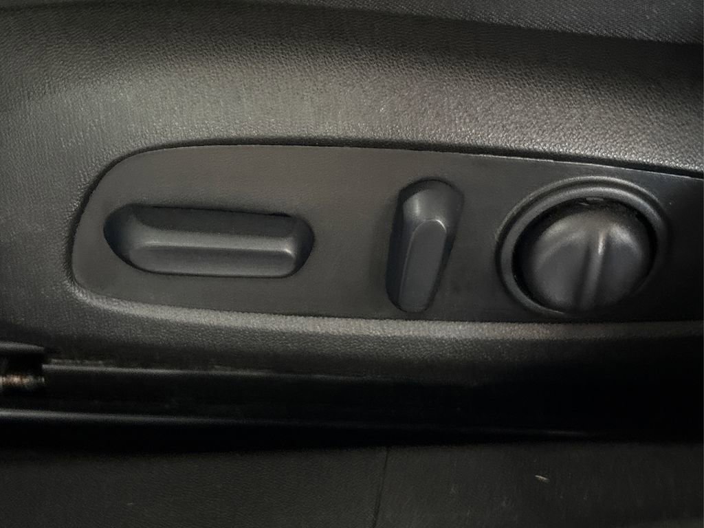 Used 2025 Chevrolet Malibu LT image 36