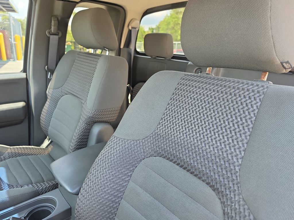 Used 2005 Nissan Frontier SE w/ (P01) Power Pkg RWD image 11