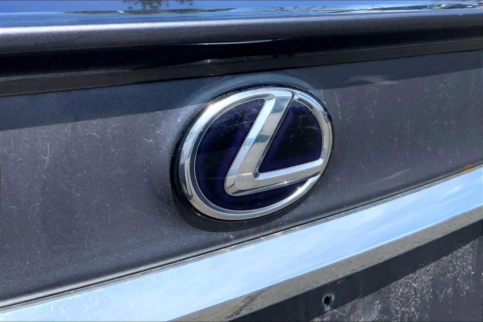 Used 2015 Lexus ES 300h w/ Navigation System Package FWD image 31