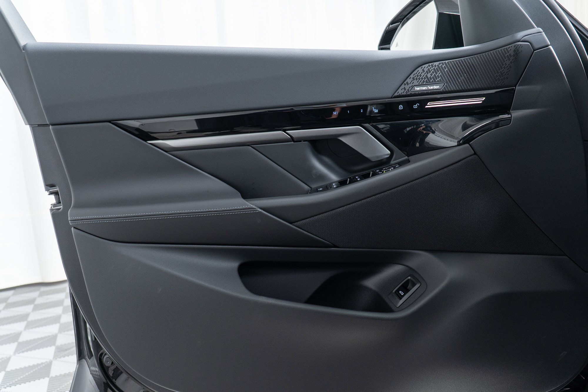 New 2026 BMW 530i xDrive w/ Premium Package image 11