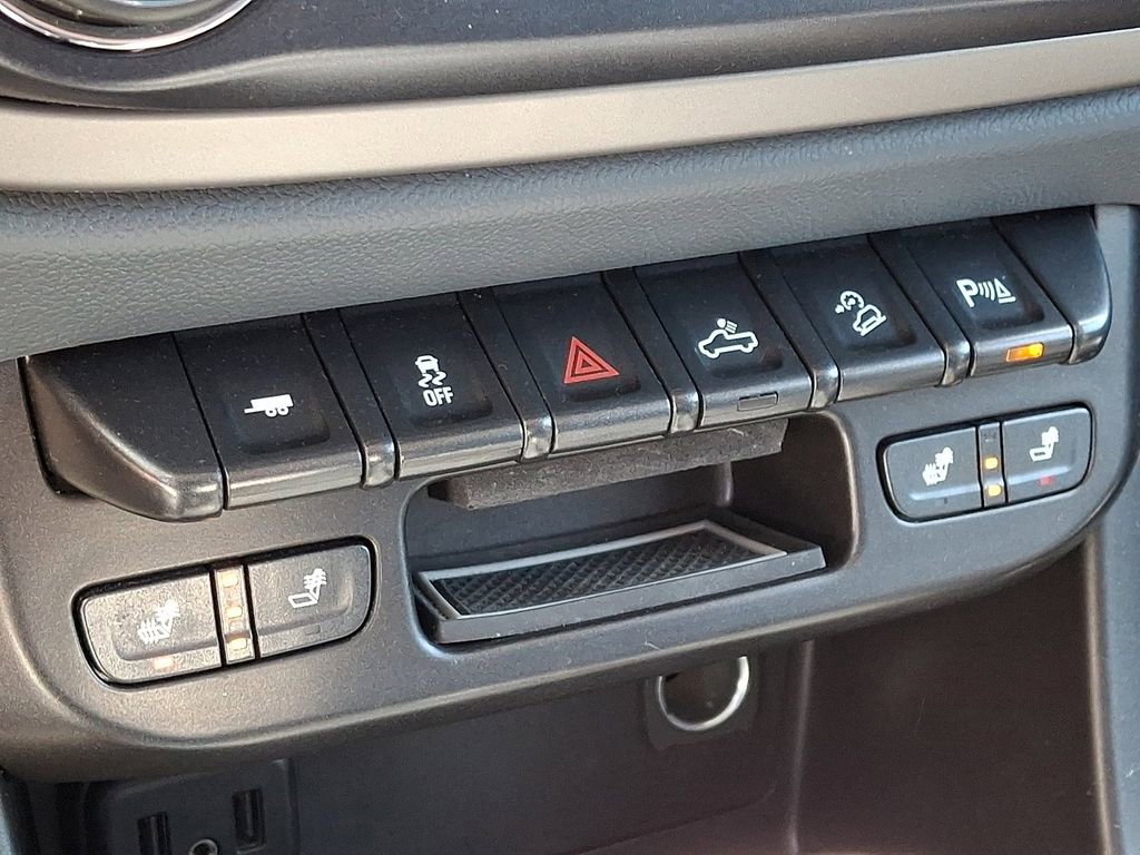 Used 2020 Chevrolet Colorado Z71 AWD/4WD image 22