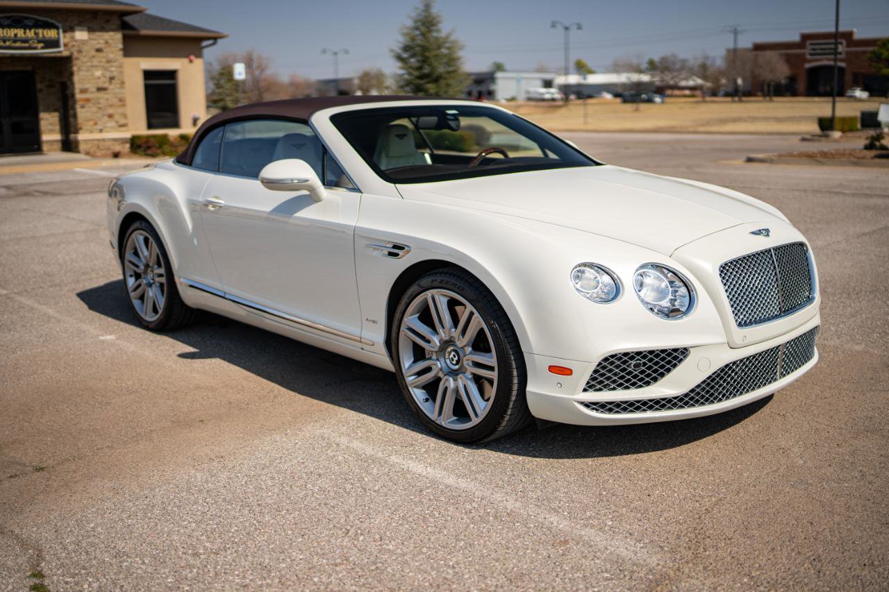 Used 2017 Bentley Continental GT image 3