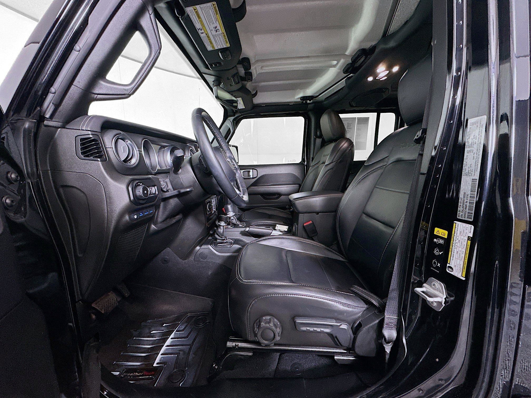 Used 2021 Jeep Wrangler Sahara w/ Cold Weather Group image 13