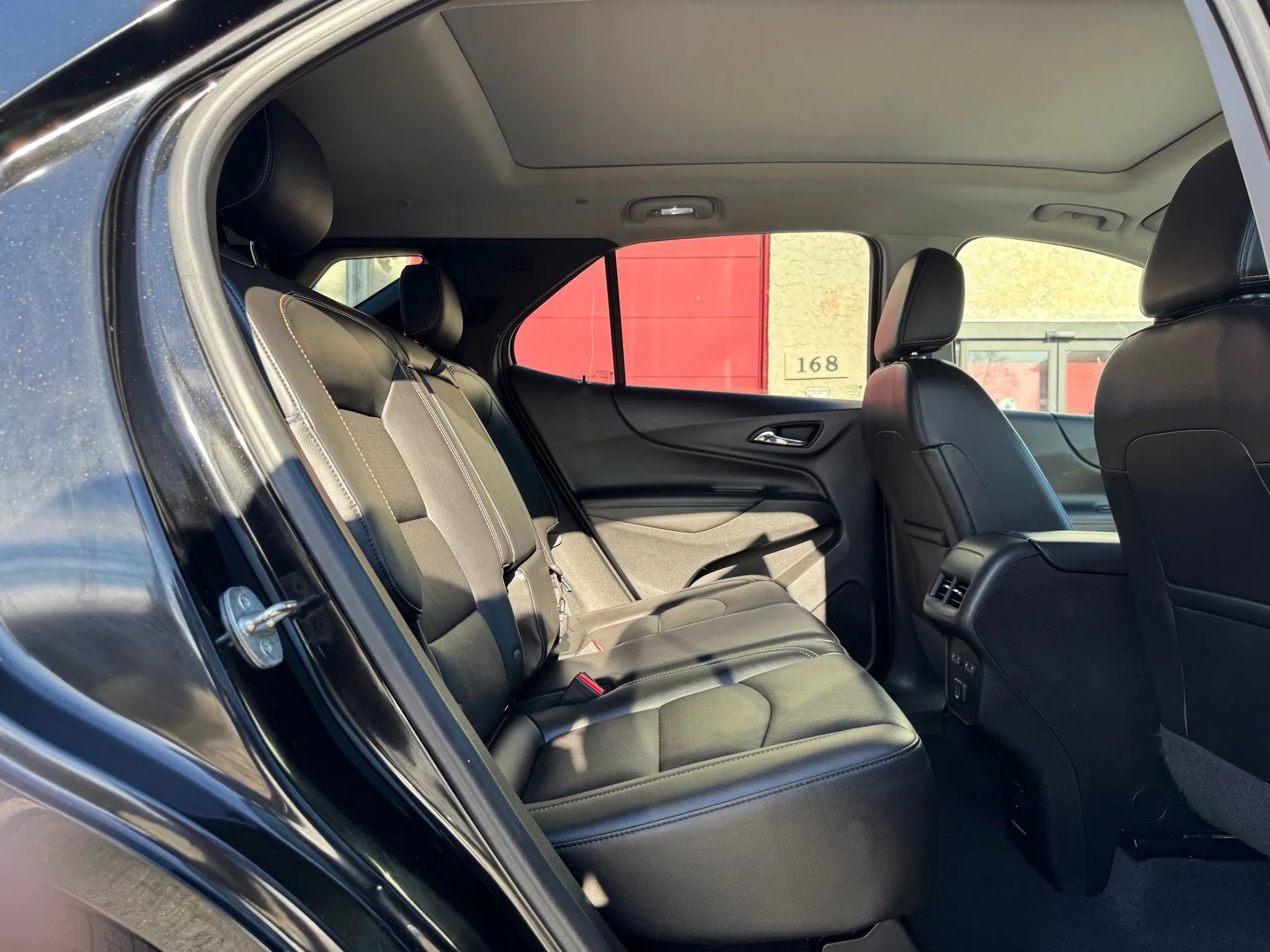 Used 2020 Chevrolet Equinox Premier image 23