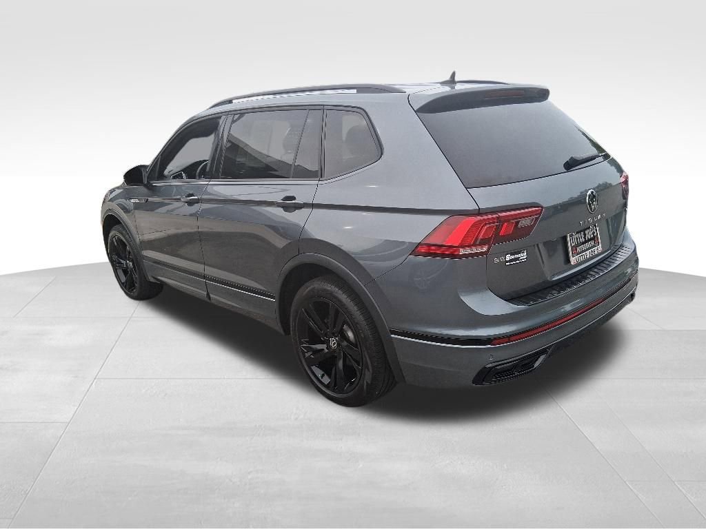 Used 2024 Volkswagen Tiguan SE R-Line AWD/4WD image 3