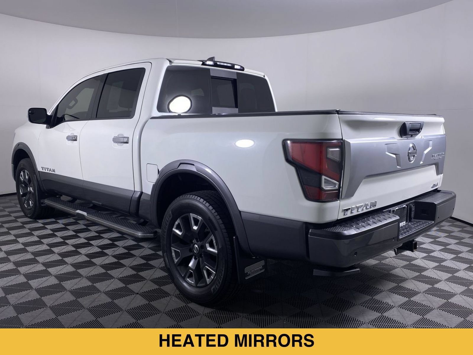 Used 2022 Nissan Titan Platinum Reserve w/ Moonroof Package AWD/4WD image 20