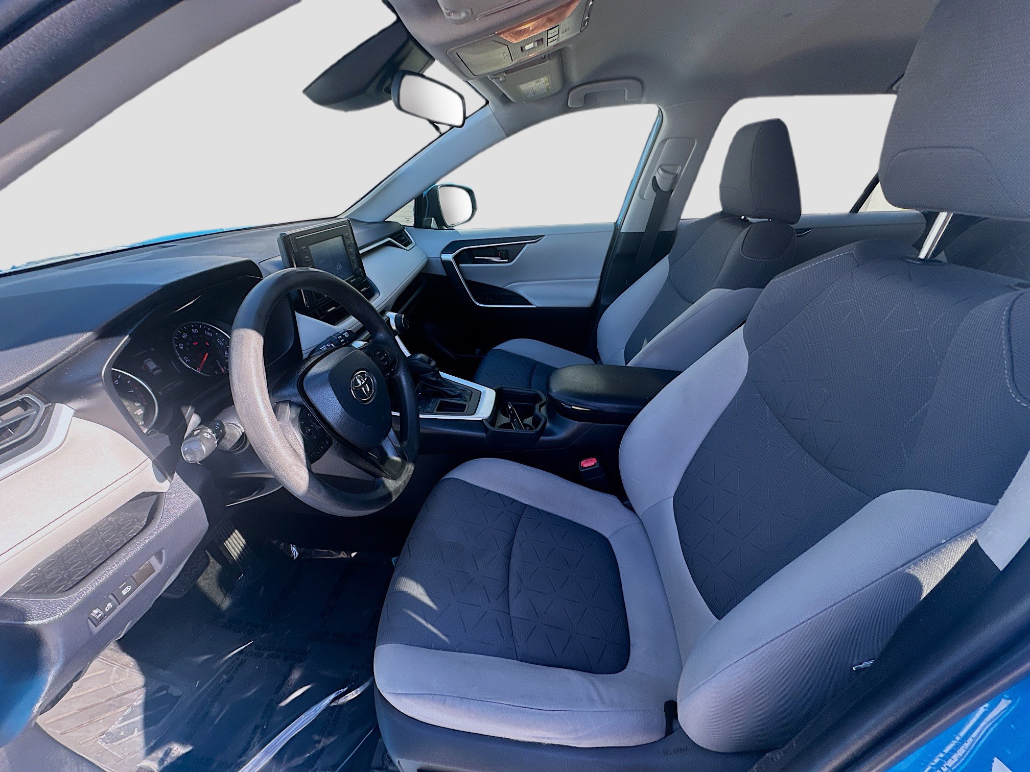 Used 2020 Toyota RAV4 XLE image 18