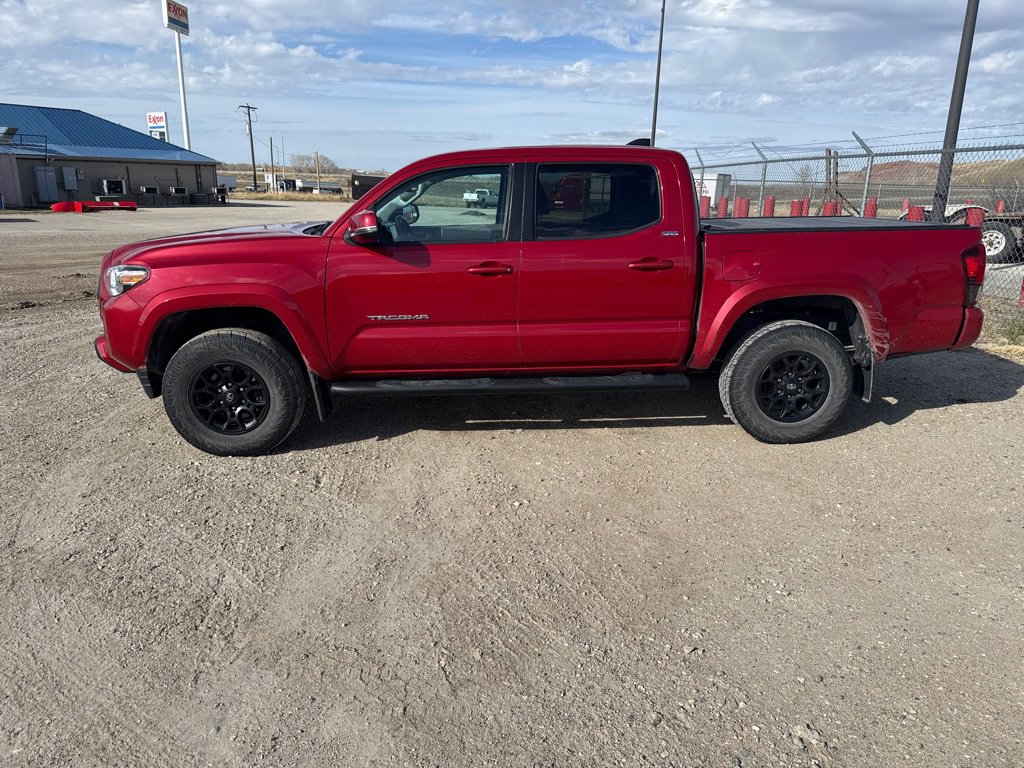 Used 2020 Toyota Tacoma SR5 w/ Technology Package image 1