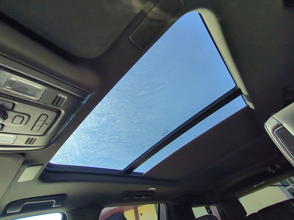 Used 2022 Cadillac Escalade ESV Sport w/ Touring Package image 25