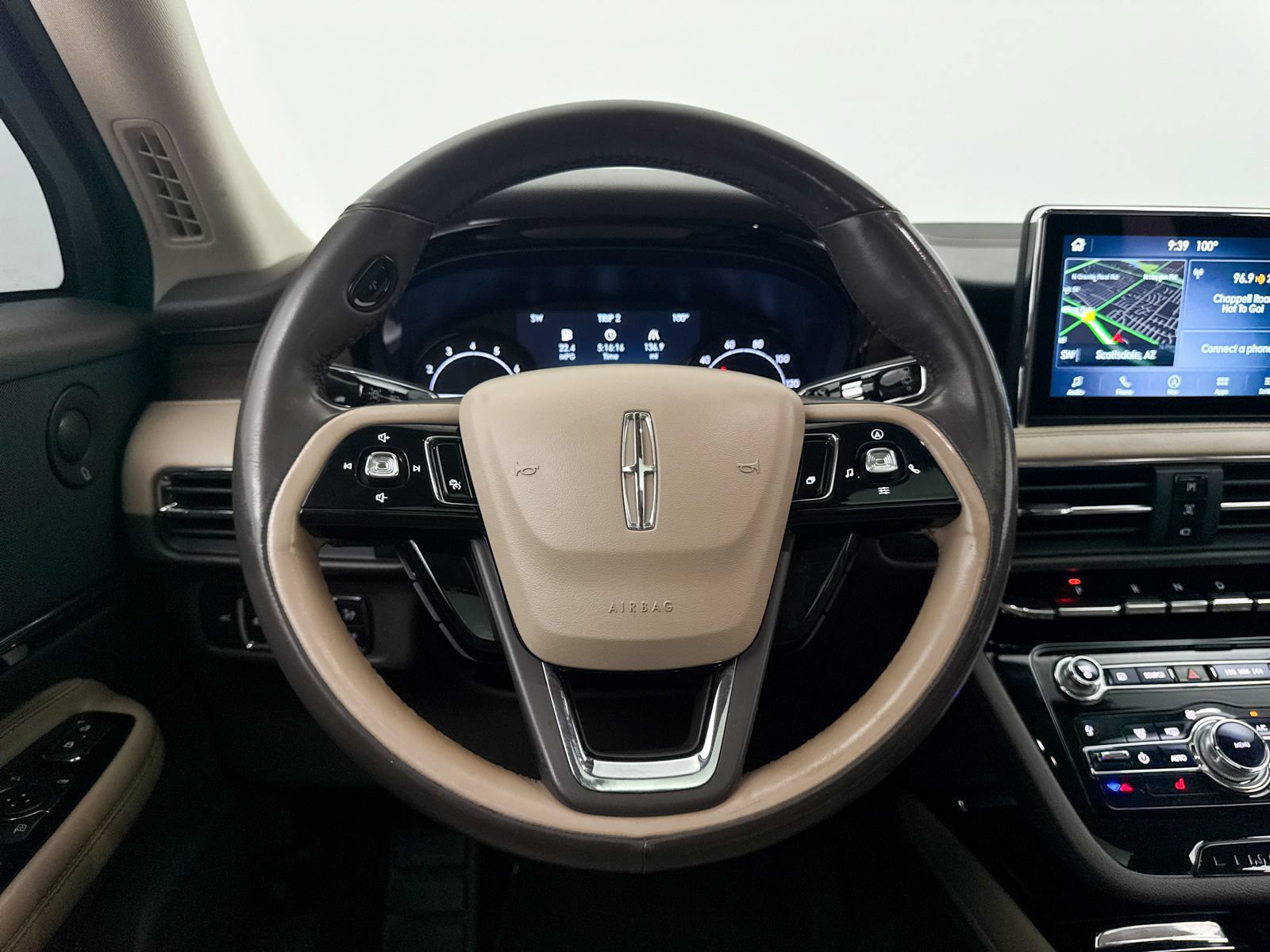 Used 2020 Lincoln Corsair Reserve FWD image 4