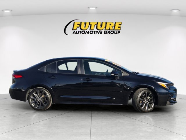 Used 2024 Toyota Corolla SE FWD image 4