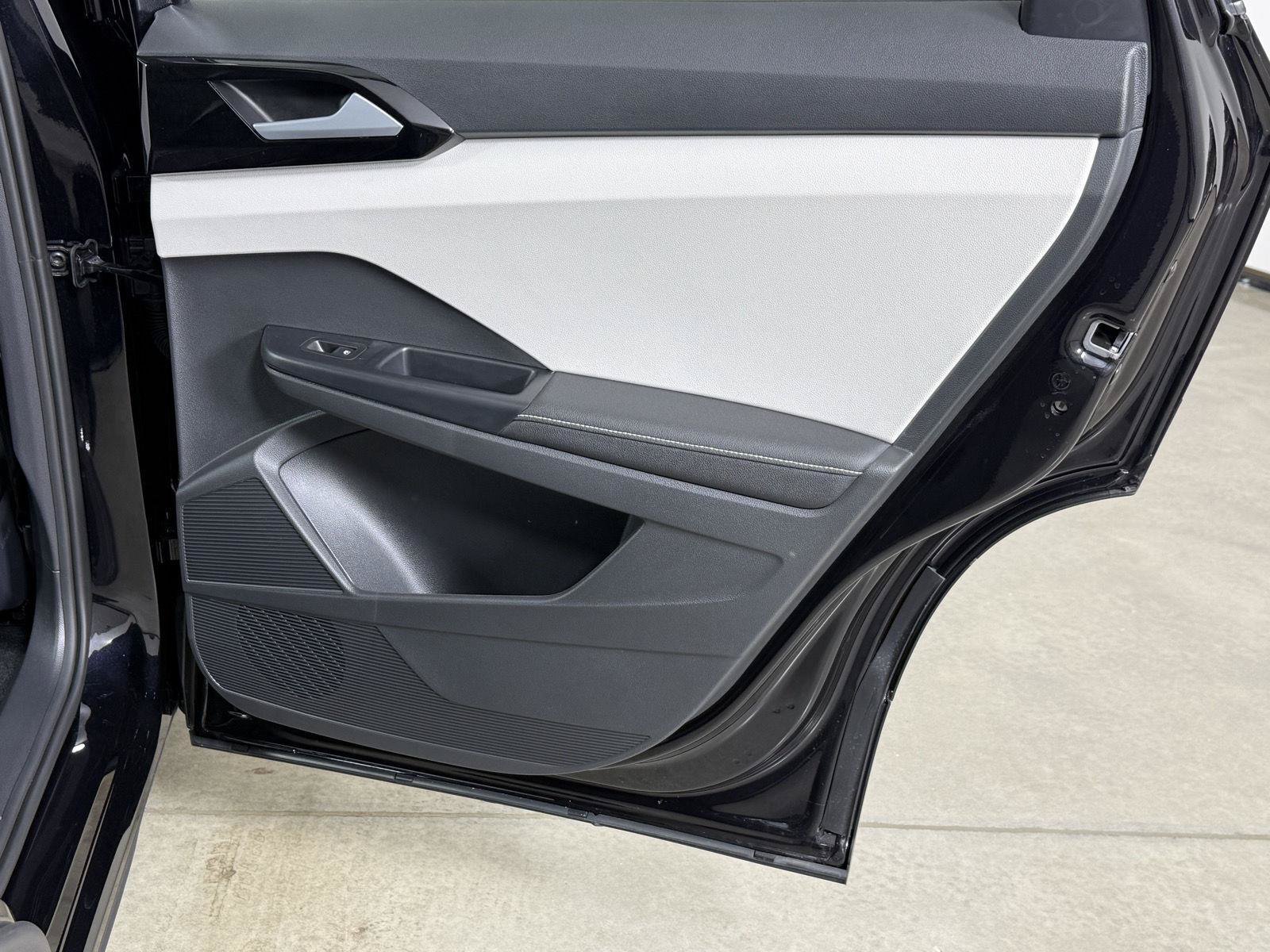 New 2027 Volkswagen Taos S FWD image 18