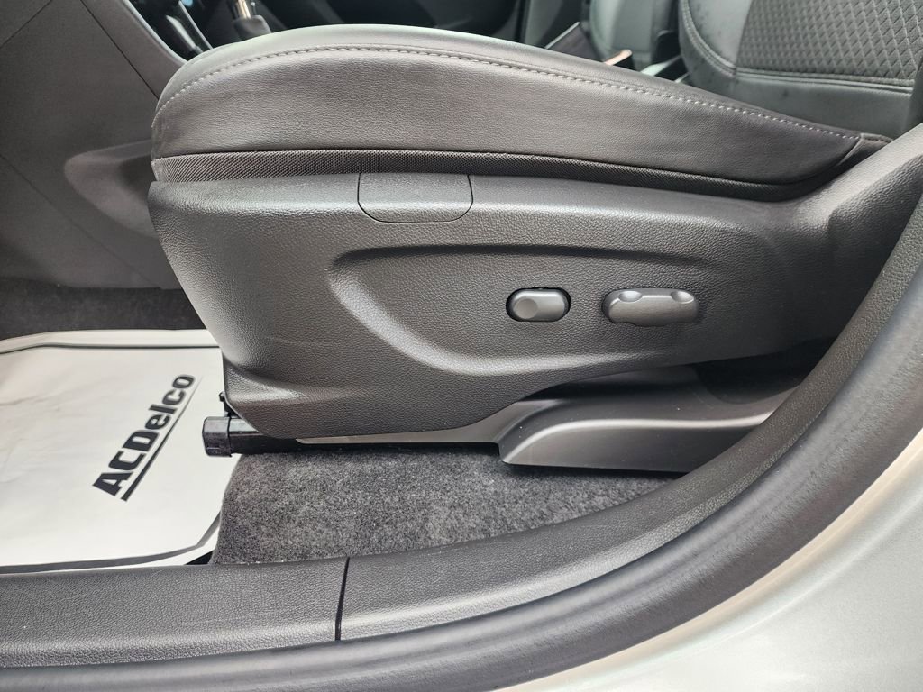 Certified 2022 Buick Encore Preferred image 28