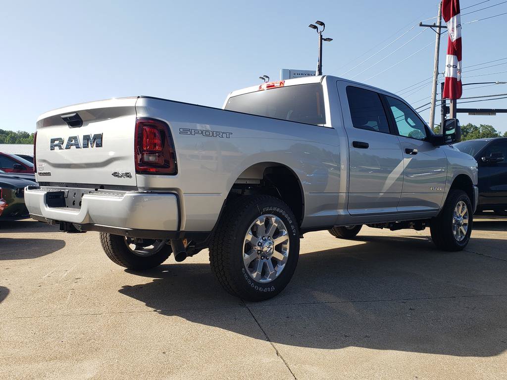 New 2026 RAM 2500 Big Horn AWD/4WD image 3
