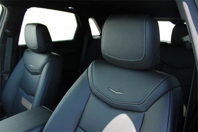New 2025 Cadillac XT5 Luxury image 18