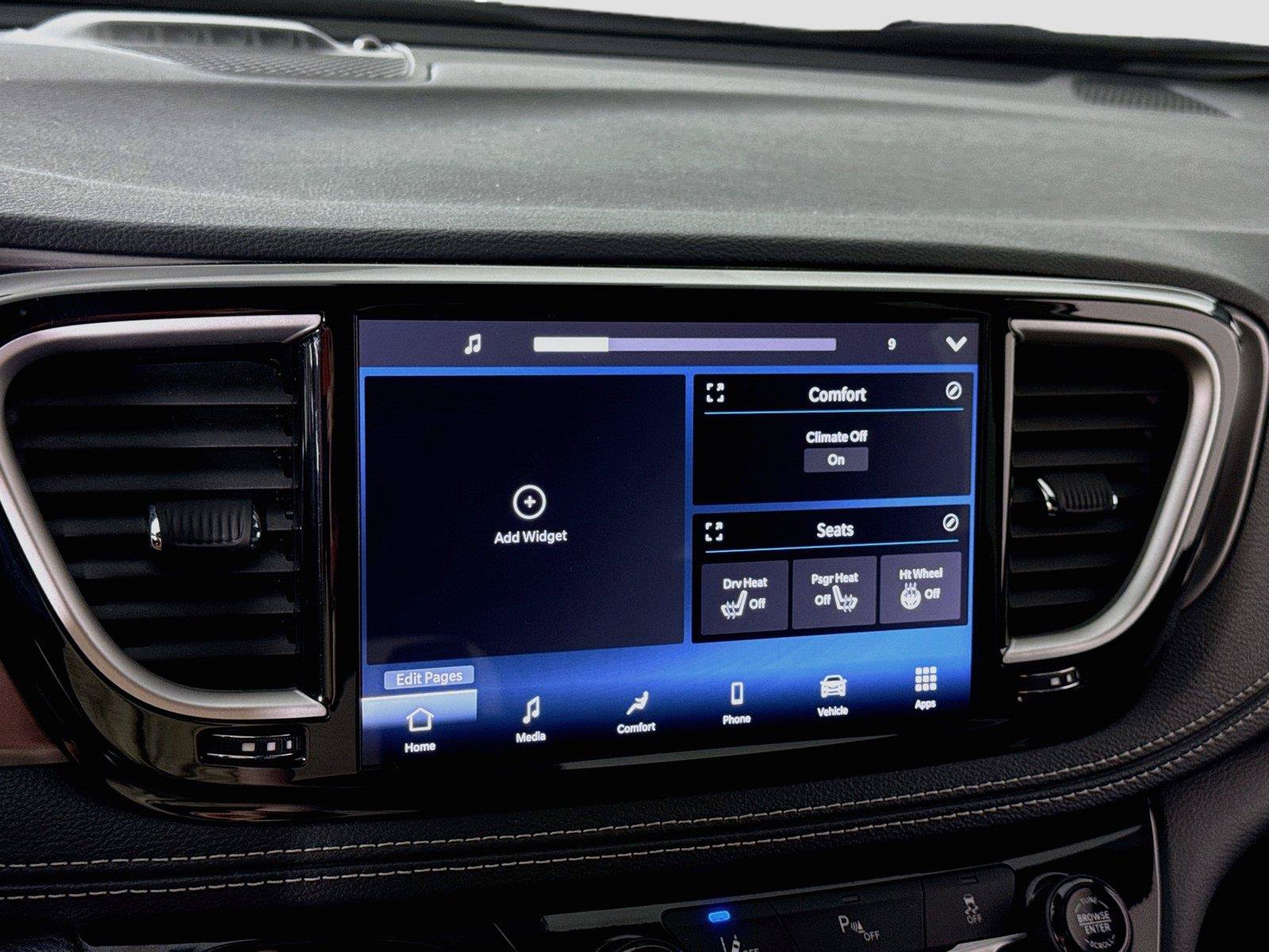 Used 2025 Chrysler Pacifica Select FWD image 8
