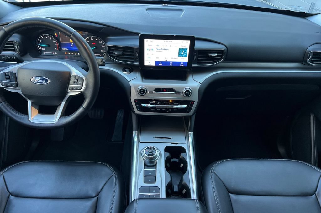 Used 2022 Ford Explorer XLT w/ Equipment Group 202A RWD image 13