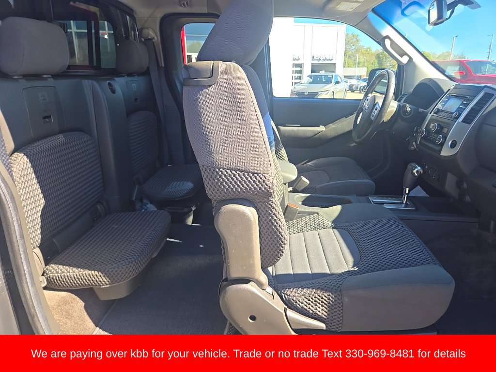 Used 2013 Nissan Frontier SV w/ SV Value Truck Pkg AWD/4WD image 22