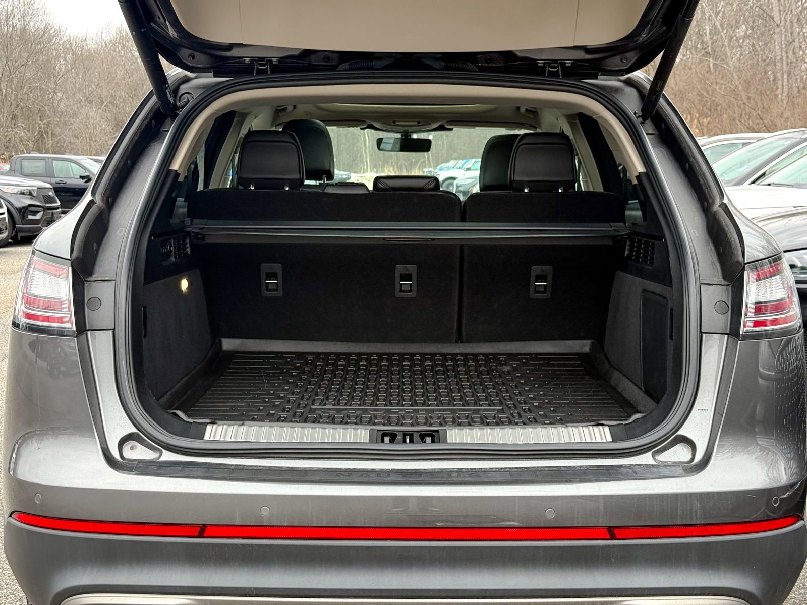 Used 2022 Lincoln Nautilus Reserve image 13